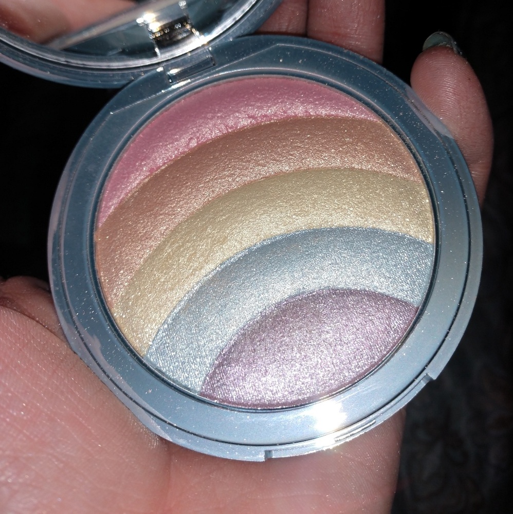 Too Faced Rainbow Strobe Highlighter